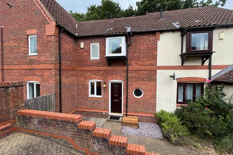 2 bedroom terraced house to rent, Bishops Waltham, Southampton SO32