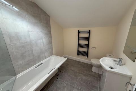 3 bedroom terraced house to rent, Boughton Green Road, Northampton NN2