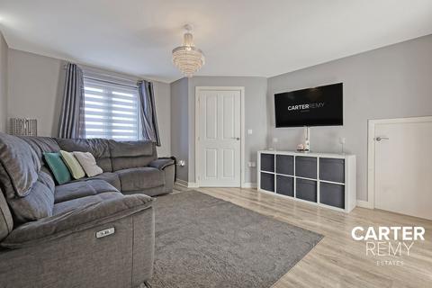 3 Lapwin Close, East Tilbury, Tilbury, RM18 8FH