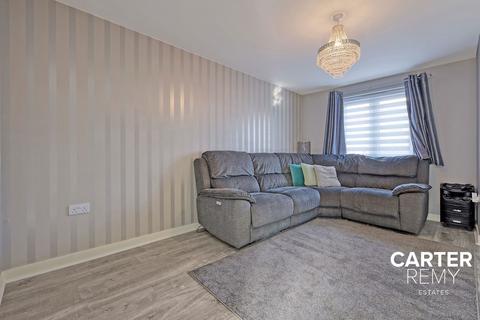 3 Lapwin Close, East Tilbury, Tilbury, RM18 8FH