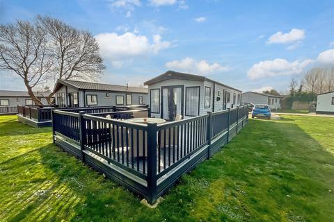 2 bedroom park home for sale, St. Helen's Coastal Resort, St Helens, Ryde, Isle of Wight