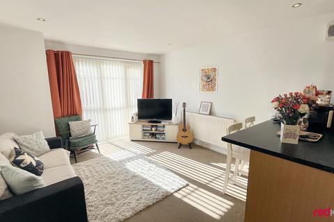 1 bedroom flat to rent, Bluewood House, ,