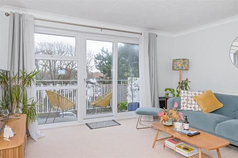 2 bedroom flat for sale, Wallace Avenue, Worthing