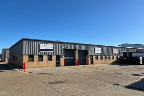 Warehouse to rent, Unit C5 Dolphin Enterprise Centre, Evershed Way, Shoreham-By-Sea, West Sussex, BN43