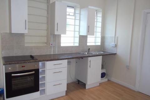 2 bedroom flat to rent, Clifton Rise, New Cross, London,