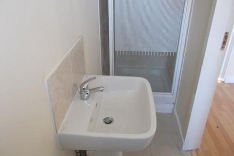 2 bedroom flat to rent, Clifton Rise, New Cross, London,