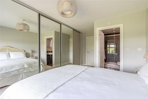 2 bedroom apartment for sale, New Haw Road, New Haw, Addlestone, Surrey, KT15