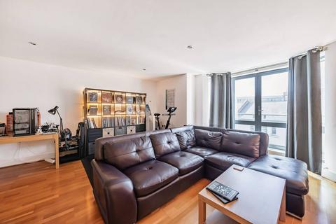 2 bedroom flat for sale, High Street, Ealing Broadway, London, W5