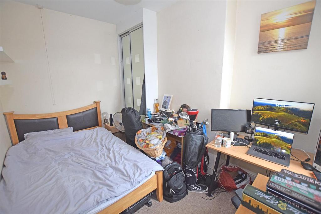 Bed3.jpg