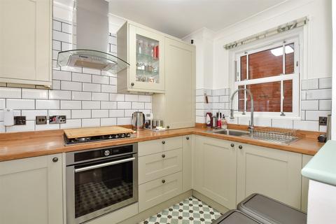 1 bedroom ground floor flat for sale, Horsham Road, Dorking, Surrey