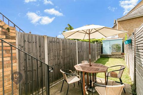 3 bedroom maisonette for sale, Merton Road, London