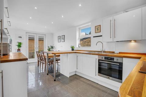 3 bedroom maisonette for sale, Merton Road, London