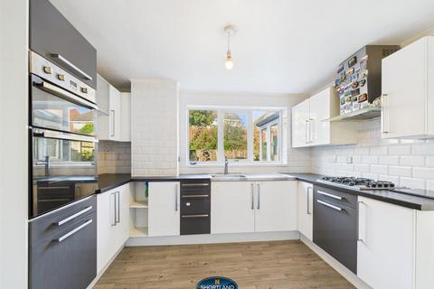 32 Beverley Avenue, Nuneaton, CV10 9SH