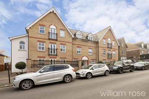 2 bedroom apartment for sale, Queens Road, Buckhurst Hill IG9