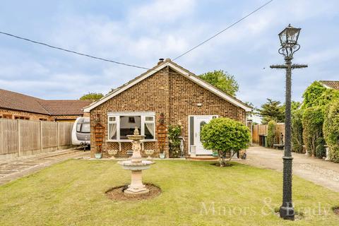 2 bedroom detached bungalow for sale, Wendling Road, Longham