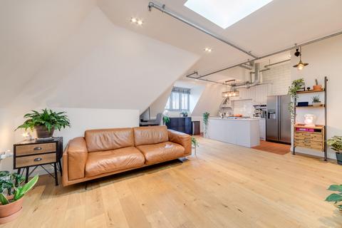 2 bedroom flat for sale, Hyacinth House, Sydenham Hill, London, SE26