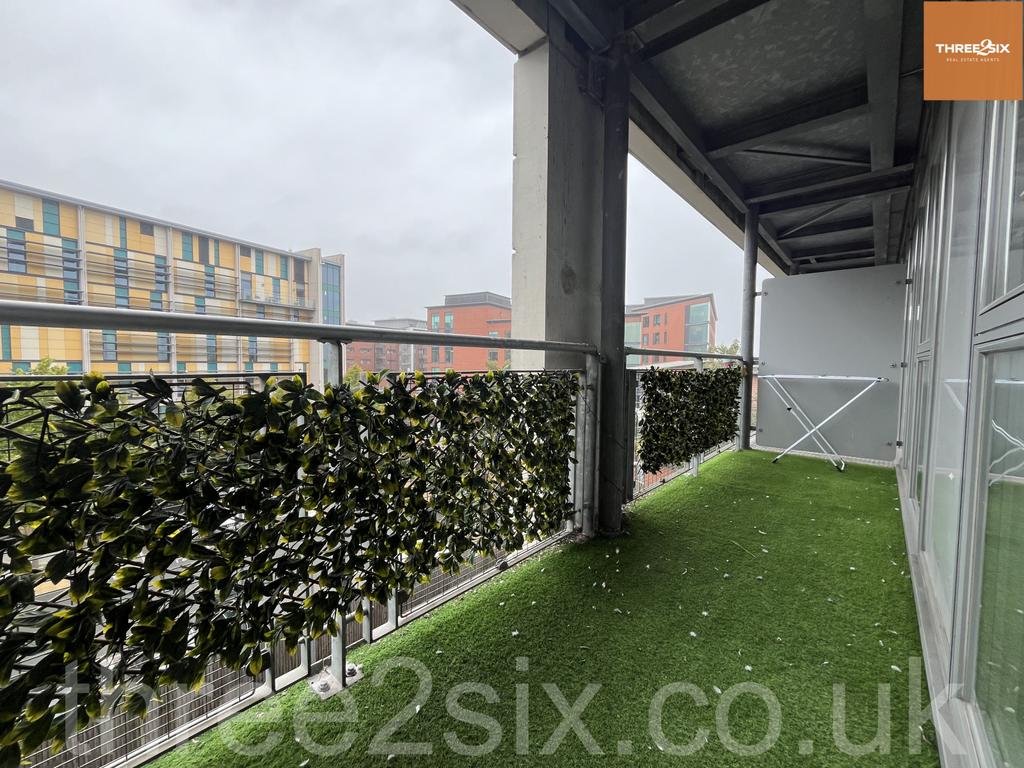 Stylish Furnished Apartment With Balcony Across F