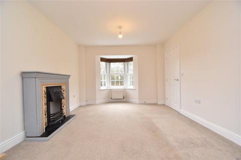 3 bedroom terraced house to rent, River Bank Walk, Colchester, CO1