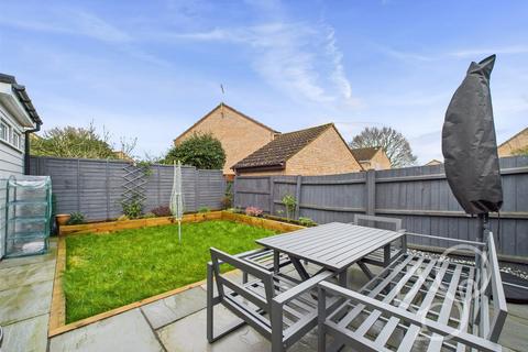 3 bedroom semi-detached house for sale, Spencer Way, Stowmarket IP14