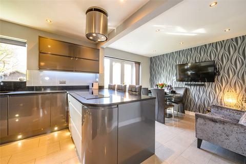 4 bedroom detached house for sale, Shire Close, Morley, Leeds, West Yorkshire