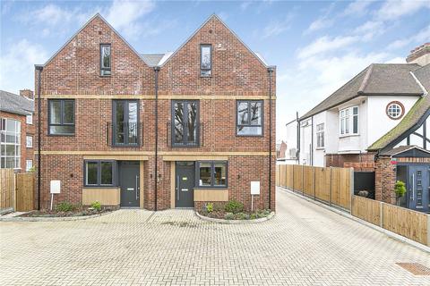 4 bedroom semi-detached house for sale, Serenity Close, London, N14