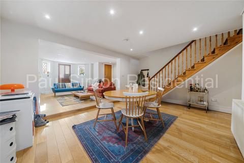 3 bedroom maisonette for sale, Pemberton Road, London, N4
