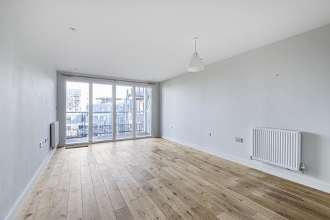 2 bedroom flat to rent, Seren Park Gardens London SE3