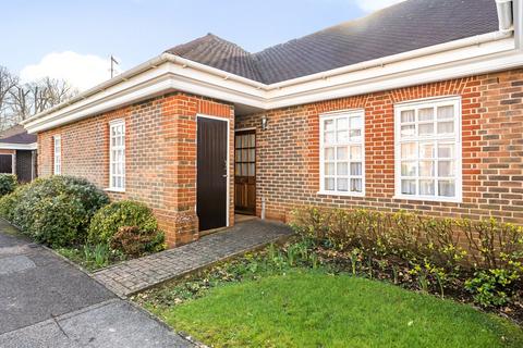 2 bedroom retirement property for sale, Whybrow Gardens, Castle Village, Berkhamsted, Hertfordshire, HP4