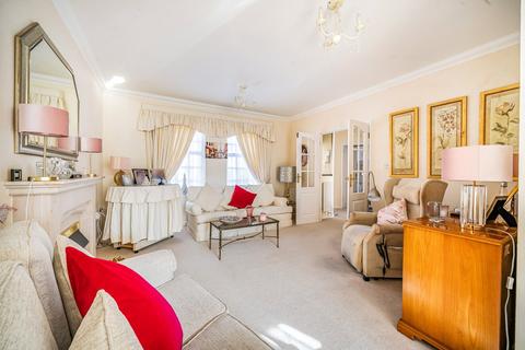 2 bedroom retirement property for sale, Whybrow Gardens, Castle Village, Berkhamsted, Hertfordshire, HP4