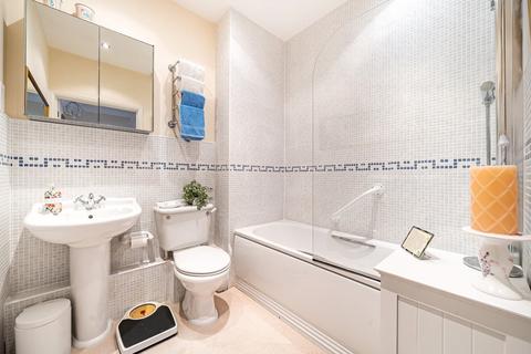 2 bedroom retirement property for sale, Whybrow Gardens, Castle Village, Berkhamsted, Hertfordshire, HP4