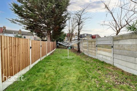 3 bedroom terraced house for sale, Grange Road, Ilford