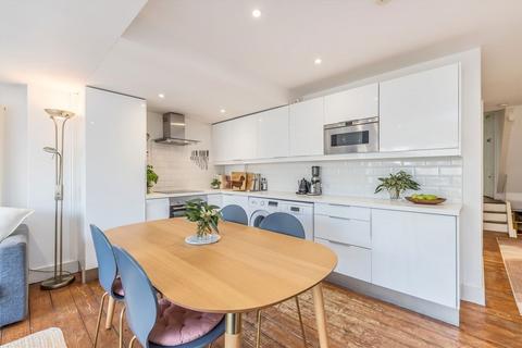 2 bedroom flat for sale, Benthal Road, London N16