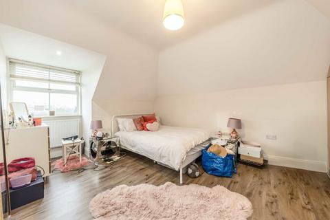 2 bedroom flat to rent, Daysbrook Road, London SW2