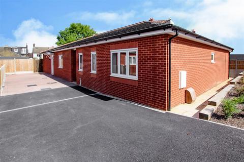 4 bedroom detached bungalow for sale, Regent Way, Brentwood