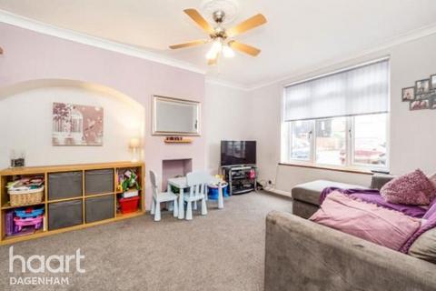 3 bedroom terraced house for sale, Pettits Road, Dagenham