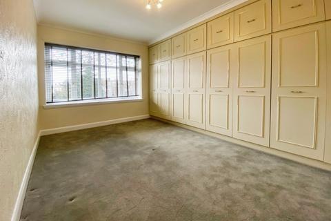 2 bedroom flat to rent, Hedgeley, Woodford Avenue, Ilford, IG4 5NW