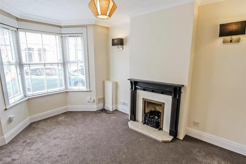 2 bedroom end of terrace house to rent, Clapham Terrace, Leamington Spa