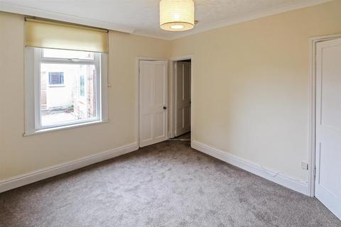 2 bedroom end of terrace house to rent, Clapham Terrace, Leamington Spa