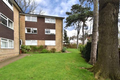 2 bedroom apartment to rent, Farnaby Road Bromley BR1