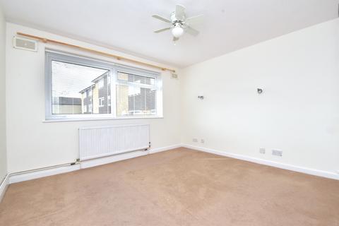 2 bedroom apartment to rent, Farnaby Road Bromley BR1