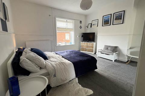 115 Broadbent Road, Oldham, OL1 4HY