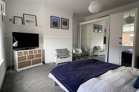 115 Broadbent Road, Oldham, OL1 4HY