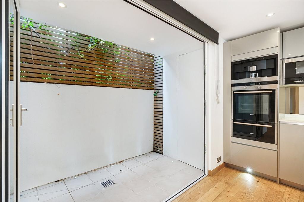 Patio/Kitchen