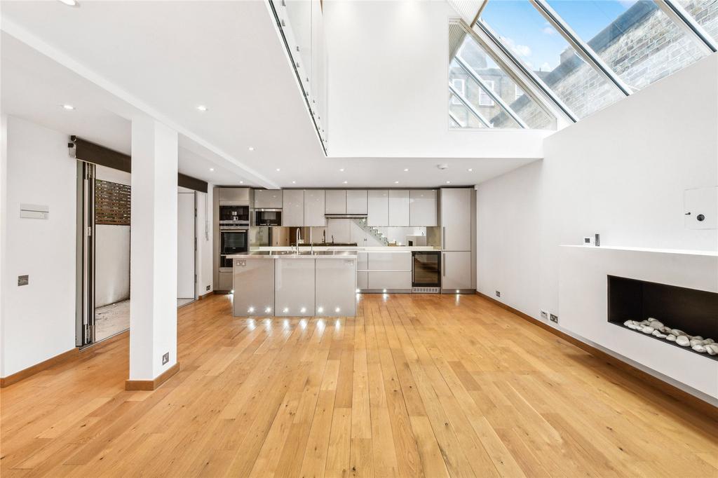 Reception/Kitchen
