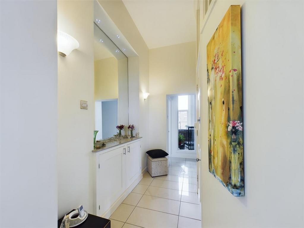 Hallway 1.jpg