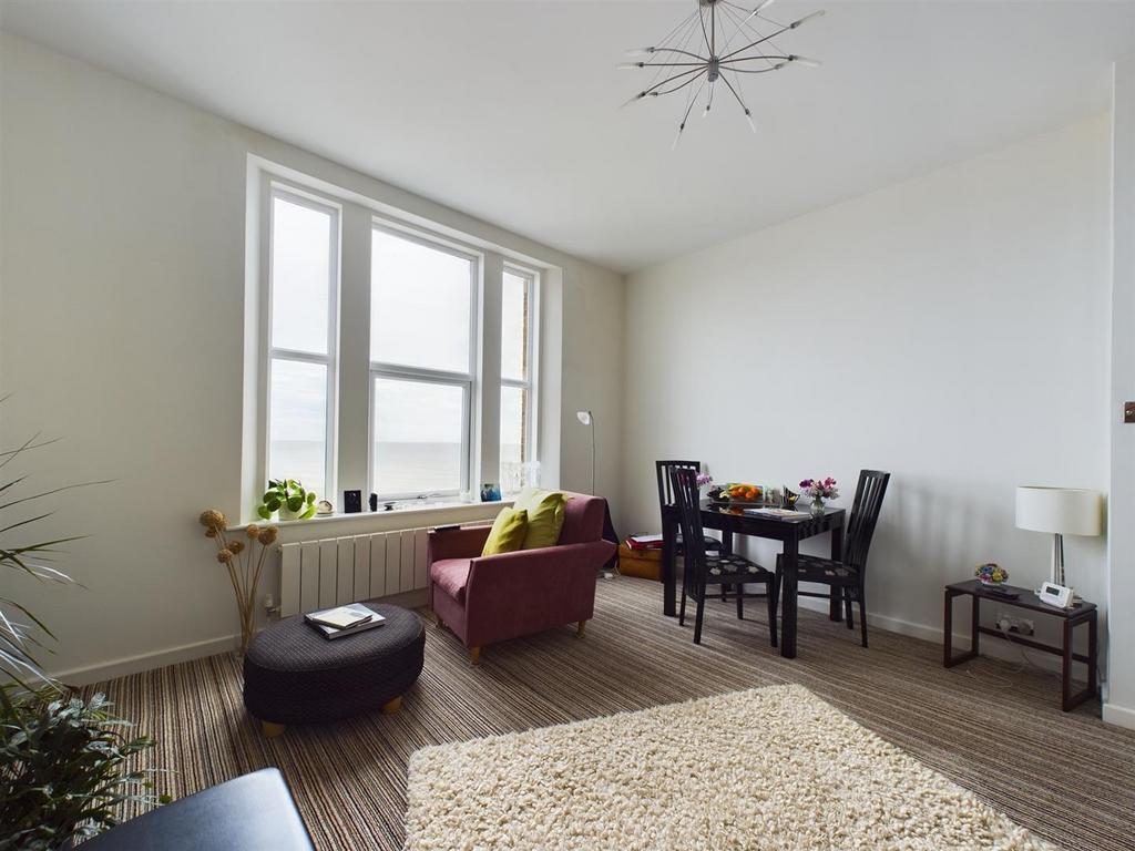 Lounge 3.jpg