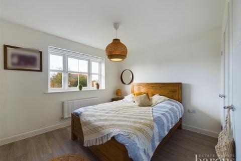 29 Church Acre, Oakley, Basingstoke, RG23 7GH