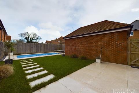 29 Church Acre, Oakley, Basingstoke, RG23 7GH