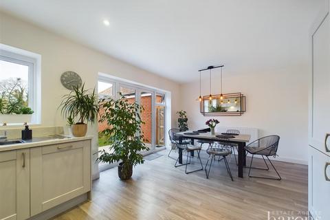 29 Church Acre, Oakley, Basingstoke, RG23 7GH