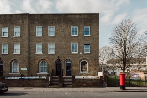 3 bedroom end of terrace house for sale, St George's Terrace, London SE15